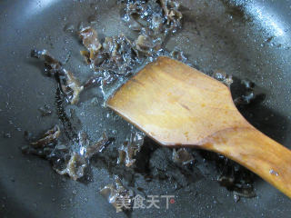 黑木耳西葫芦炒烧饼的做法步骤：3