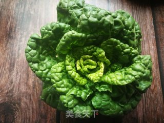 胡萝卜红菇鸡汤烫黄心菜的做法步骤：1