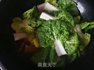 胡萝卜红菇鸡汤烫黄心菜的做法步骤：4