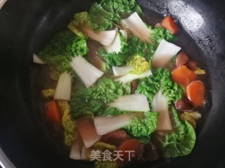 胡萝卜红菇鸡汤烫黄心菜的做法步骤：5