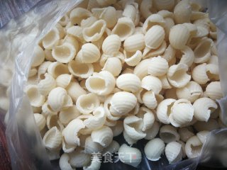 胡萝卜红菇鸡汤煮猫耳朵的做法步骤：1