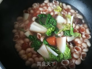 胡萝卜红菇鸡汤煮猫耳朵的做法步骤：8