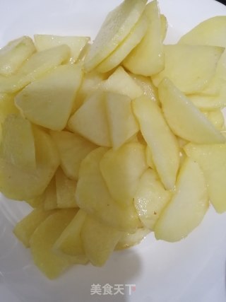 火腿炒土豆红萝卜的做法步骤：4