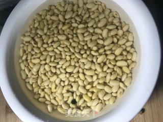 烧出爱情的黄豆猪蹄的做法步骤：3