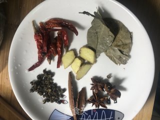 烧出爱情的黄豆猪蹄的做法步骤：4