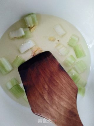 洋葱烧排骨的做法步骤：2