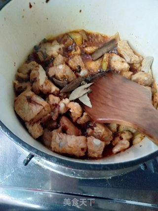 洋葱烧排骨的做法步骤：7