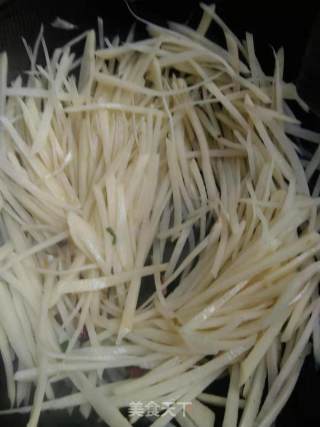 素炒土豆丝的做法步骤：2