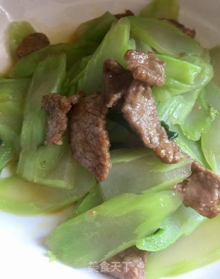 牛肉炒菜梗的做法步骤：10
