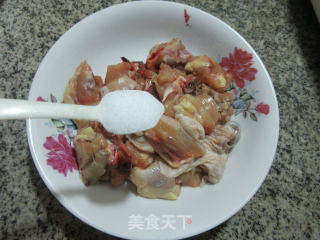 避风塘炒鸡块的做法步骤：2