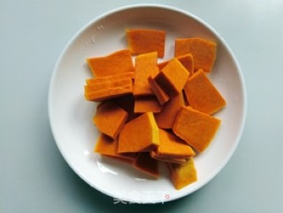 南瓜烧汤圆的做法步骤：2