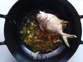 雪菜烧金鲳的做法步骤：6