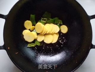青椒土豆烧木耳的做法步骤：6
