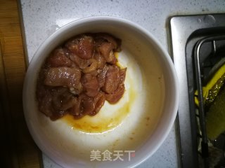 鲜蘑炒肉的做法步骤：1