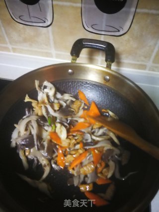 鲜蘑炒肉的做法步骤：5