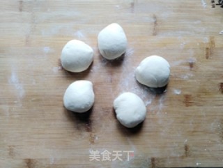 雪菜肉包的做法步骤：6