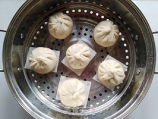 雪菜肉包的做法步骤：8