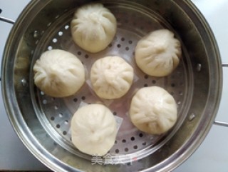 雪菜肉包的做法步骤：9