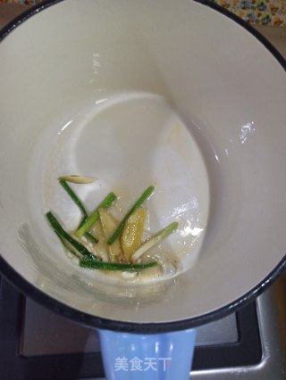 白菜牛肉酸汤面的做法步骤：2