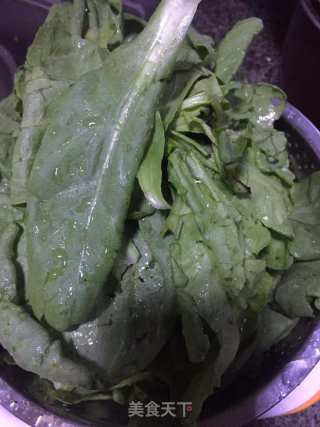 茶油茼蒿菜的做法步骤：1