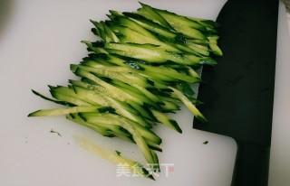 黄瓜拌金针菇的做法步骤：4