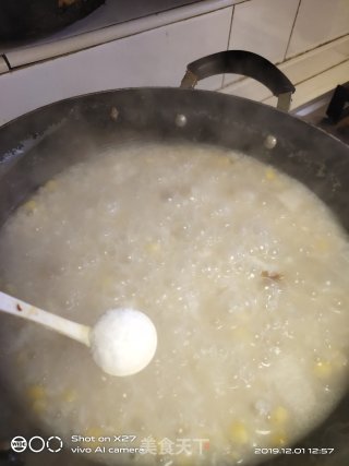 玉米锅烧大米粥的做法步骤：4