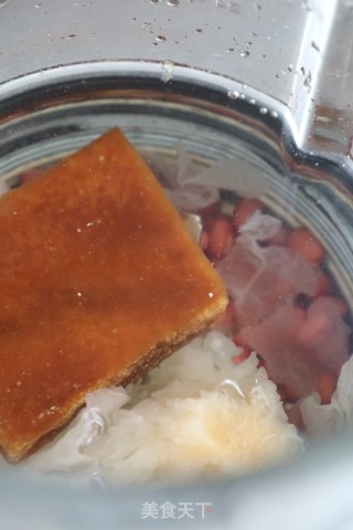 红豆银耳羹的做法步骤：2