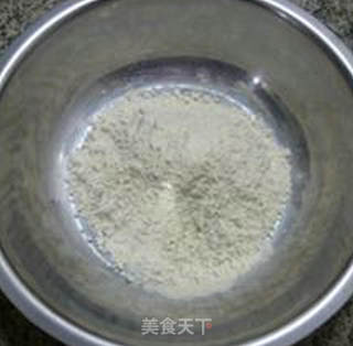 圆白菜炒螺丝面疙瘩的做法步骤：1