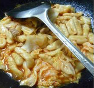 圆白菜炒螺丝面疙瘩的做法步骤：17