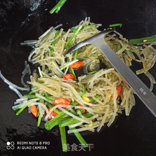 韭菜粉丝炒鸡蛋的做法步骤：4