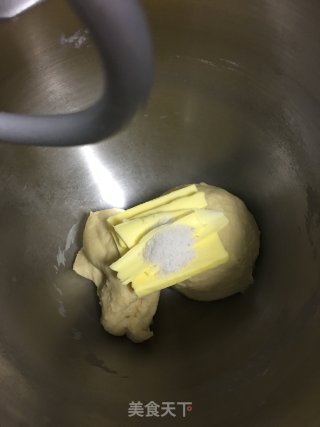 炼乳麻花吐司的做法步骤：2