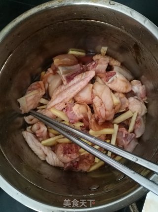 洋葱炒鸡肉的做法步骤：2