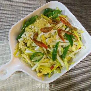 尖椒鸡蛋炒蒜黄的做法步骤：6