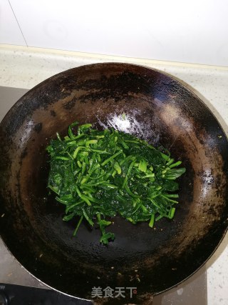 清炒菠菜的做法步骤：2