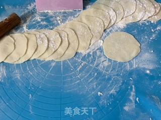 韭菜猪肉蒸饺的做法步骤：3