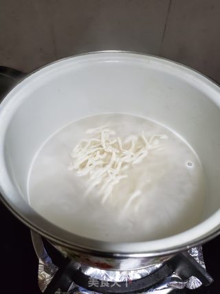 香菇肉丝榨菜面的做法步骤：4