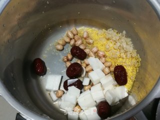 山药红枣小米粥的做法步骤：4