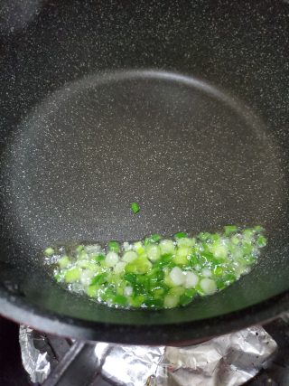 虾肉酱拌河粉的做法步骤：5