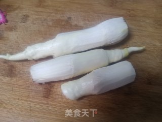 红烧茭白的做法步骤：1