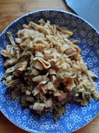 梅菜干烧五花肉的做法步骤：3