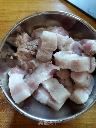 梅菜干烧五花肉的做法步骤：4