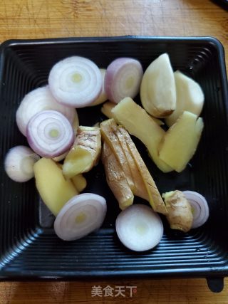 梅菜干烧五花肉的做法步骤：5