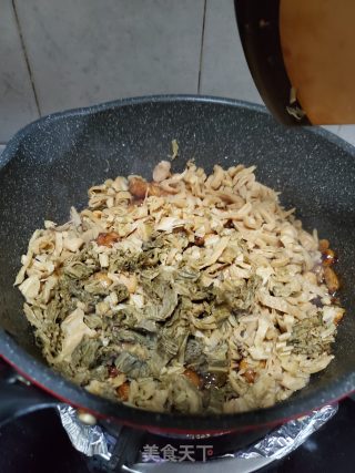 梅菜干烧五花肉的做法步骤：10