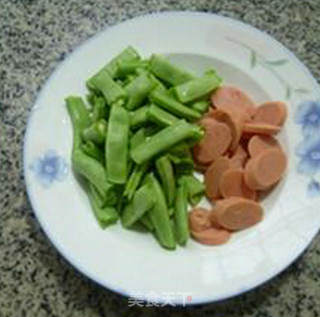 梅豆炒贝壳面的做法步骤：2