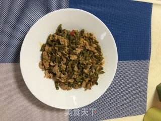 肉末酸豇豆鸡蛋炒饭的做法步骤：2