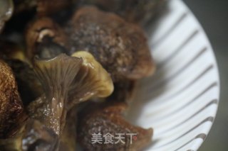 松茸乌鸡汤的做法步骤：5