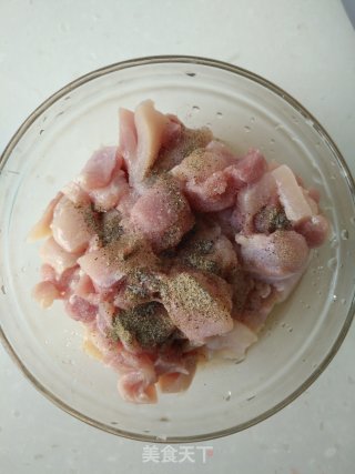 香菇鸡肉焖杂粮饭的做法步骤：1
