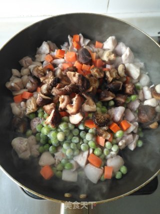 香菇鸡肉焖杂粮饭的做法步骤：6