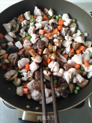 香菇鸡肉焖杂粮饭的做法步骤：8