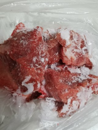 小肠莲子排骨汤的做法步骤：1